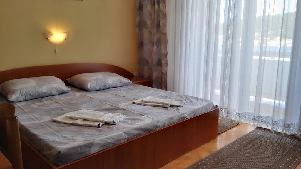 Ljubica Apartments And Rooms Supetarska Draga Εξωτερικό φωτογραφία